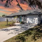 Venice 3 Bedroom Luxury Home, Completely Renovated, 5 Star Rated - 10Mins To Beaches