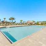 Coastal Venice Villa With Patio And Resort Amenities!