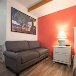 Island Sun Inn & Suites - Venice, Florida Historic Downtown & Beach Getaway