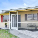 Venice Home With Fenced Yard 4 Mi To Beach!
