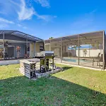 4 Mi To Historic Dtwn Venice Home With Heated Pool!