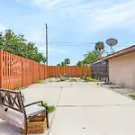 Saltwater Pool, Pet Friendly, Grill And Picnic Table - A Time For Paws - Roelens Vacations