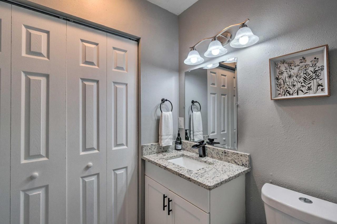 Bright Getaway Less Than 1 Mi To Historic Dtwn Ferienhaus
