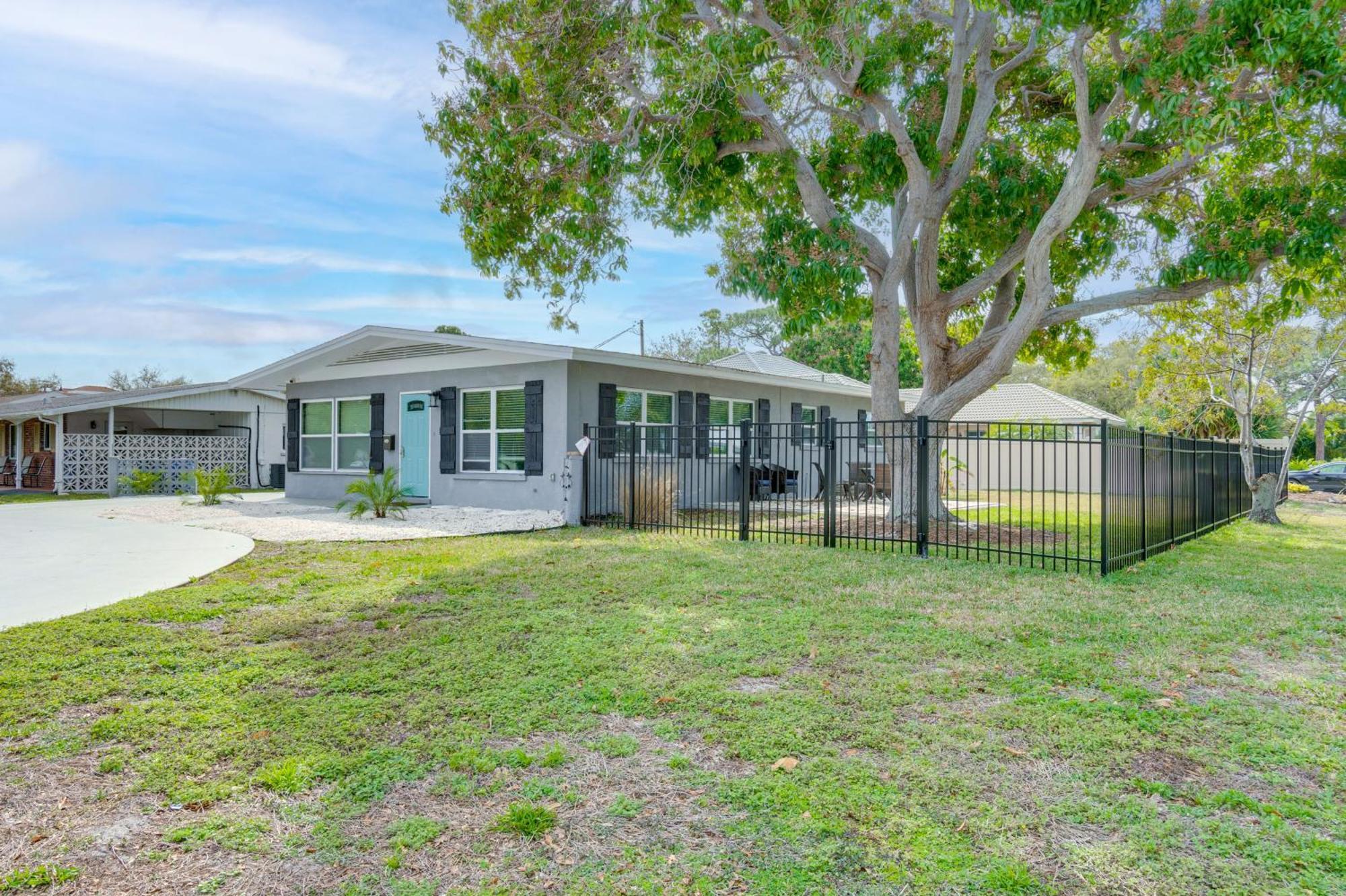 Bright Getaway Less Than 1 Mi To Historic Dtwn Ferienhaus *