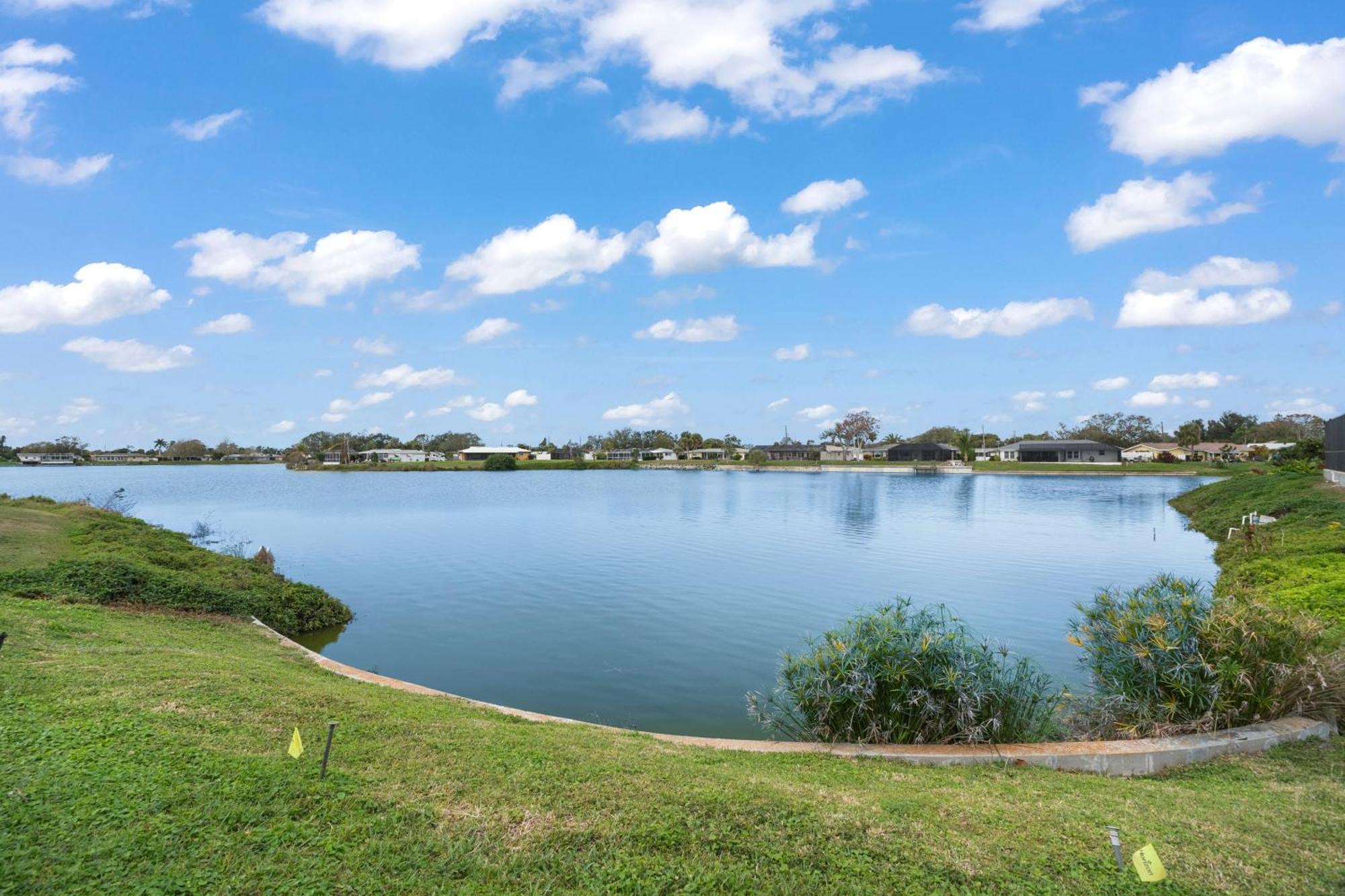 Holiday home Lakefront Pool