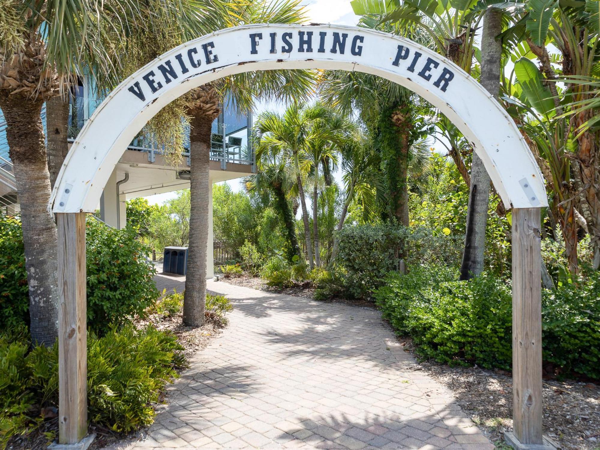 Holiday home 3 Bedroom Luxury Home, Completely Renovated, 5 Star Rated - 10mins To Beaches Venice