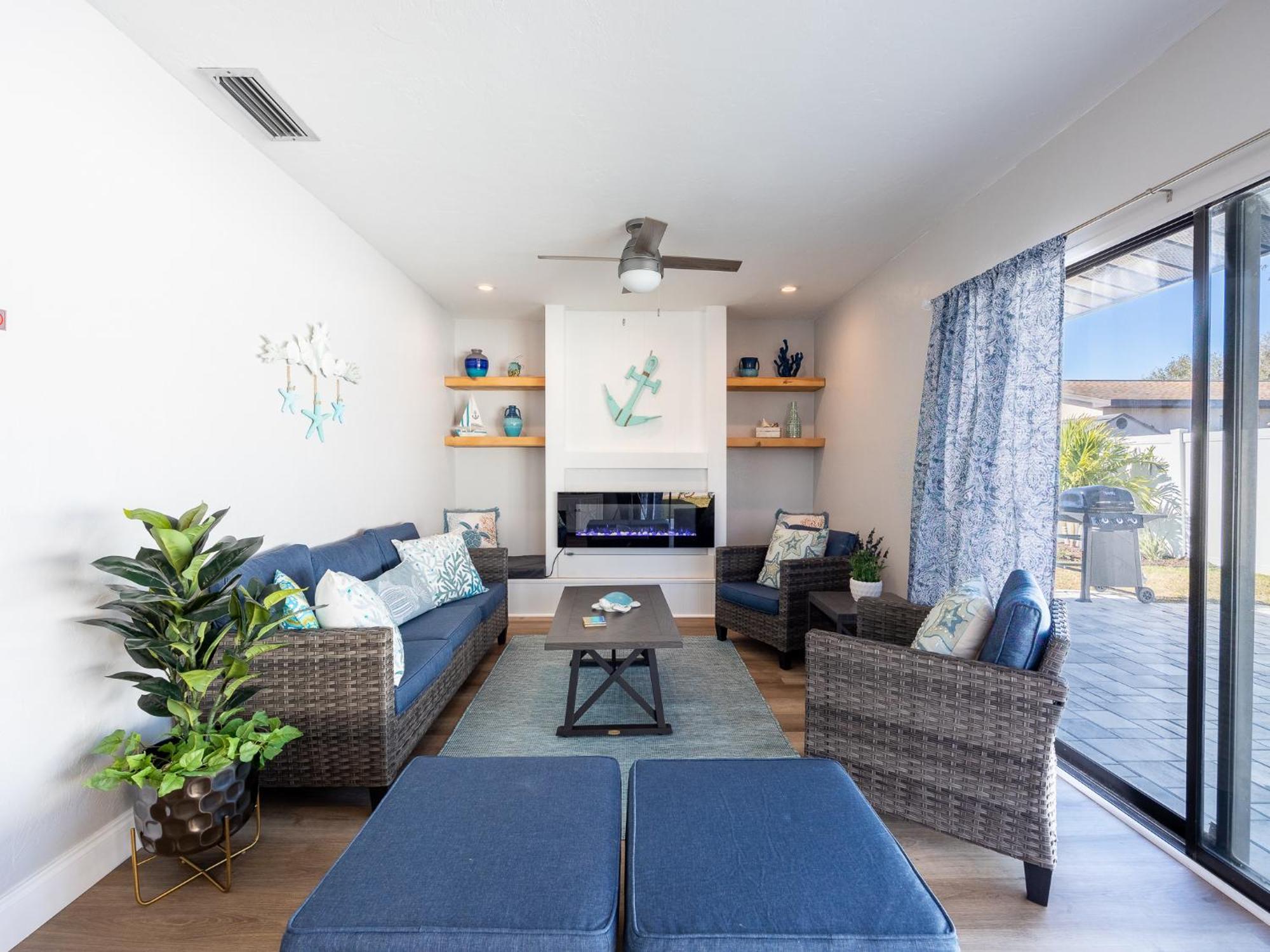 3 Bedroom Luxury Home, Completely Renovated, 5 Star Rated - 10mins To Beaches * Venice