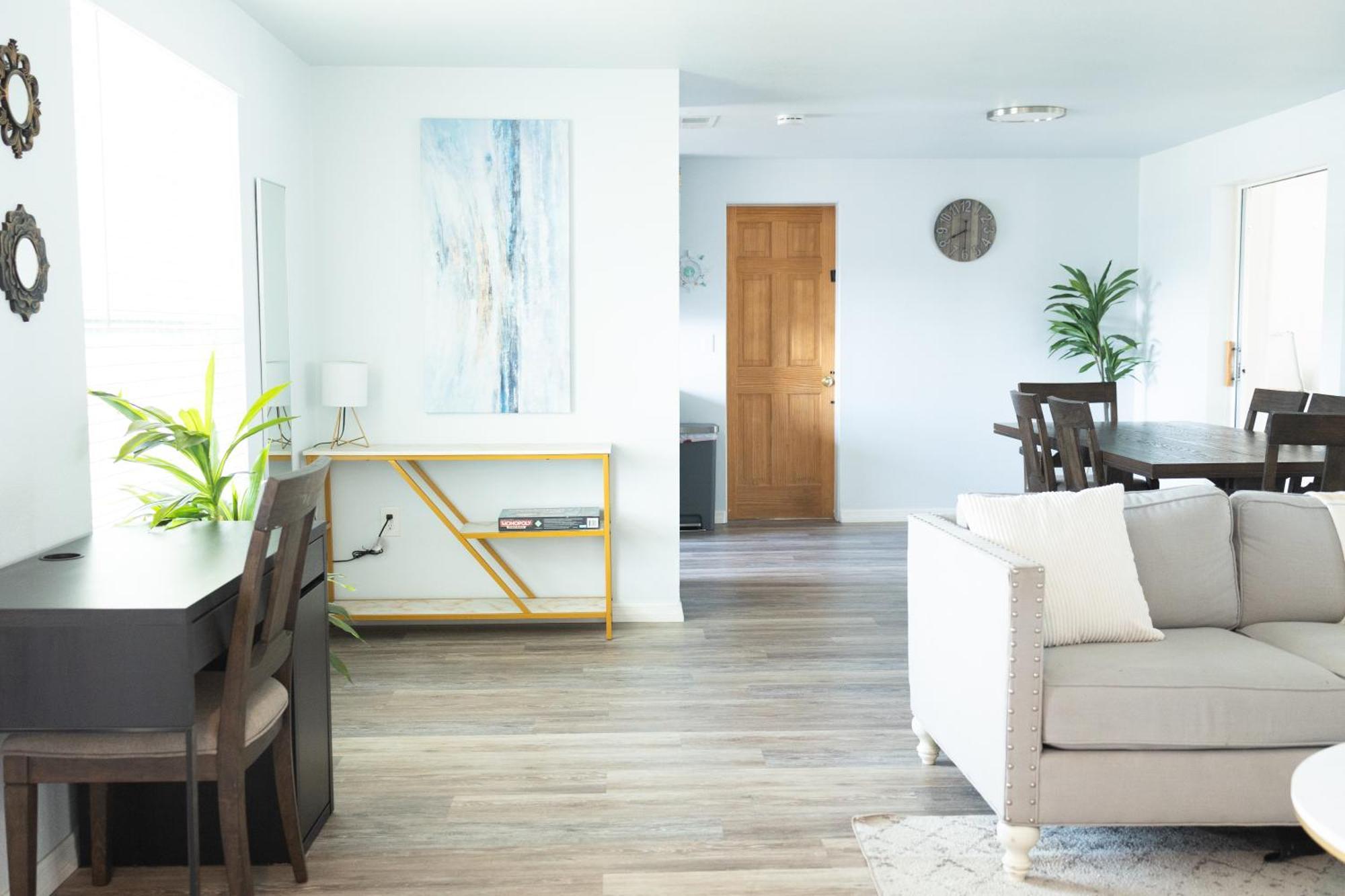 Apartment House 5 Minutes From The