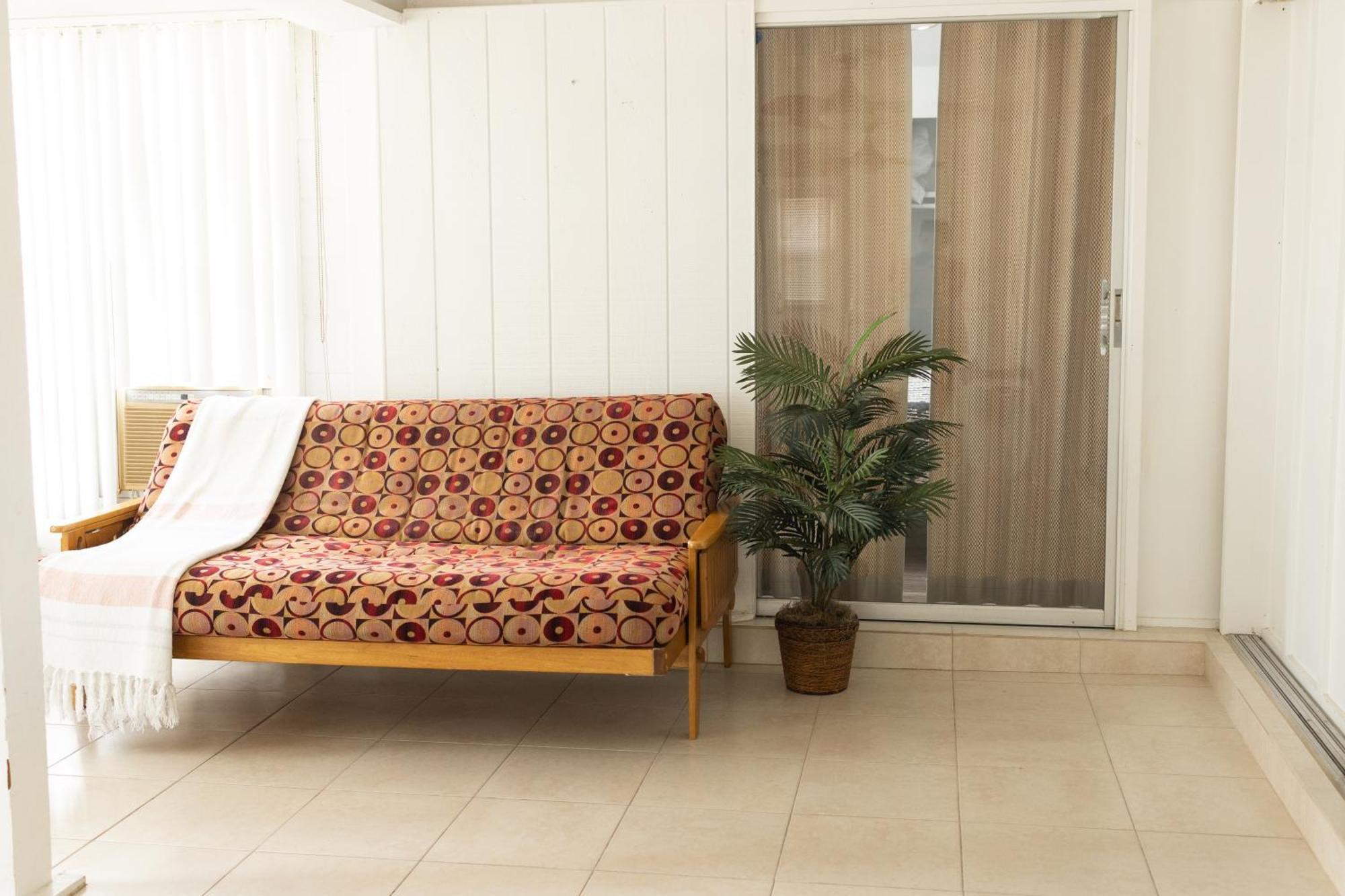 Apartment House 5 Minutes From The