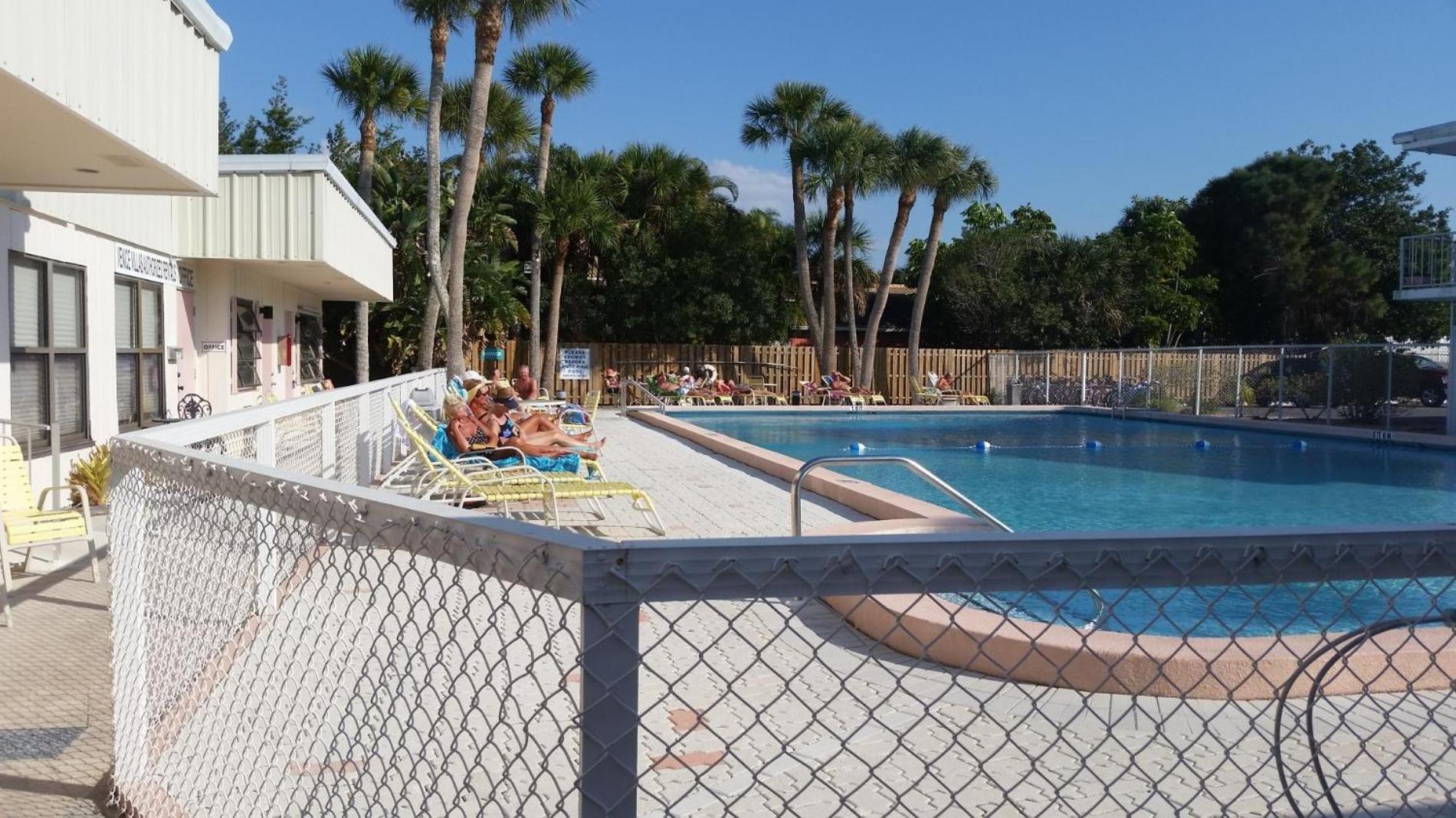 * Poolside #41a Apartment