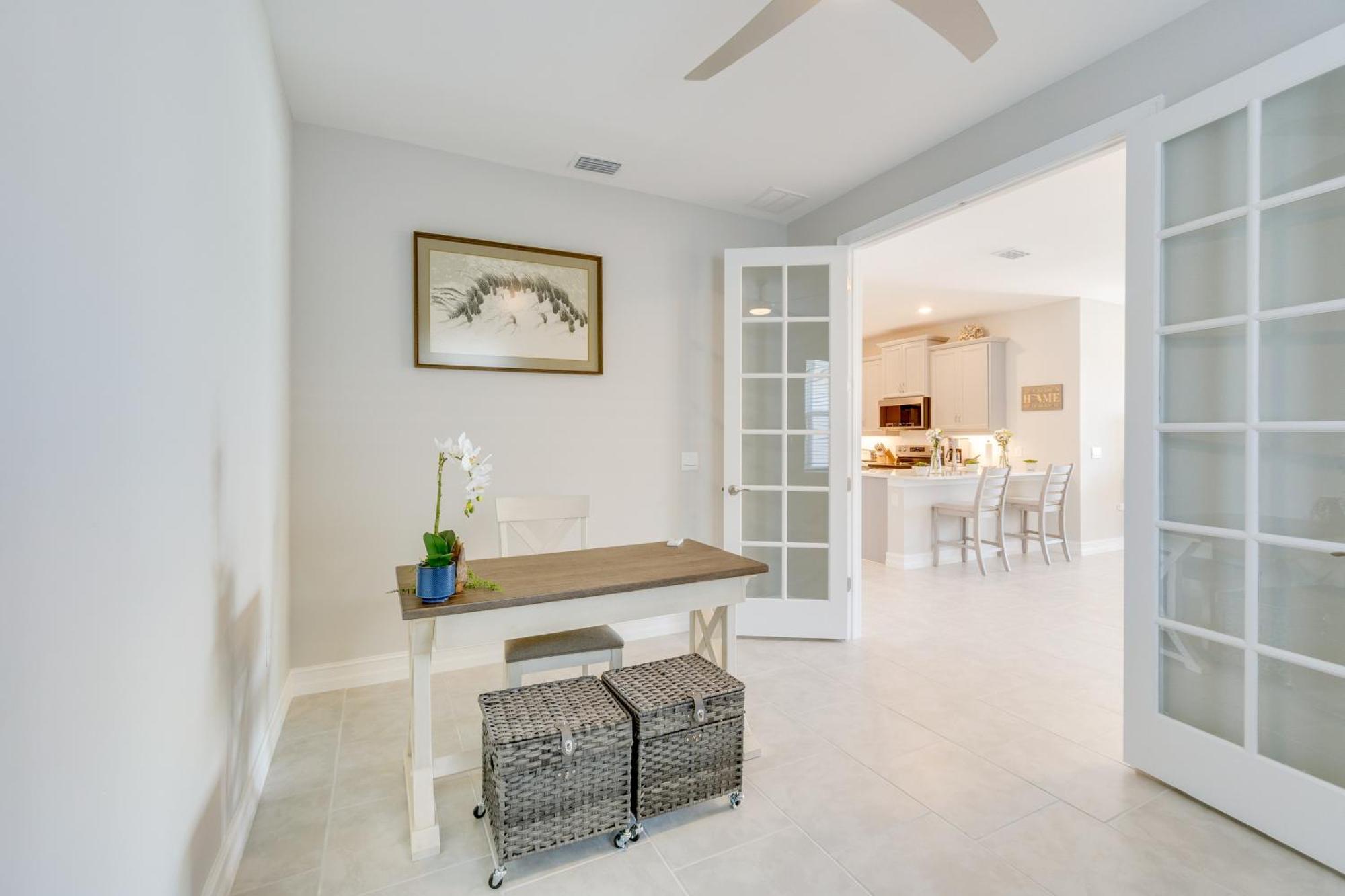 Villa Coastal With Patio And Amenities!