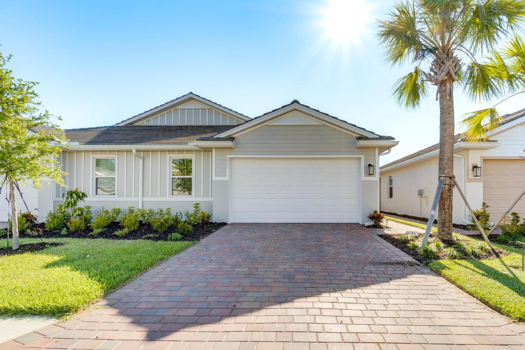 Coastal With Patio And Amenities! *