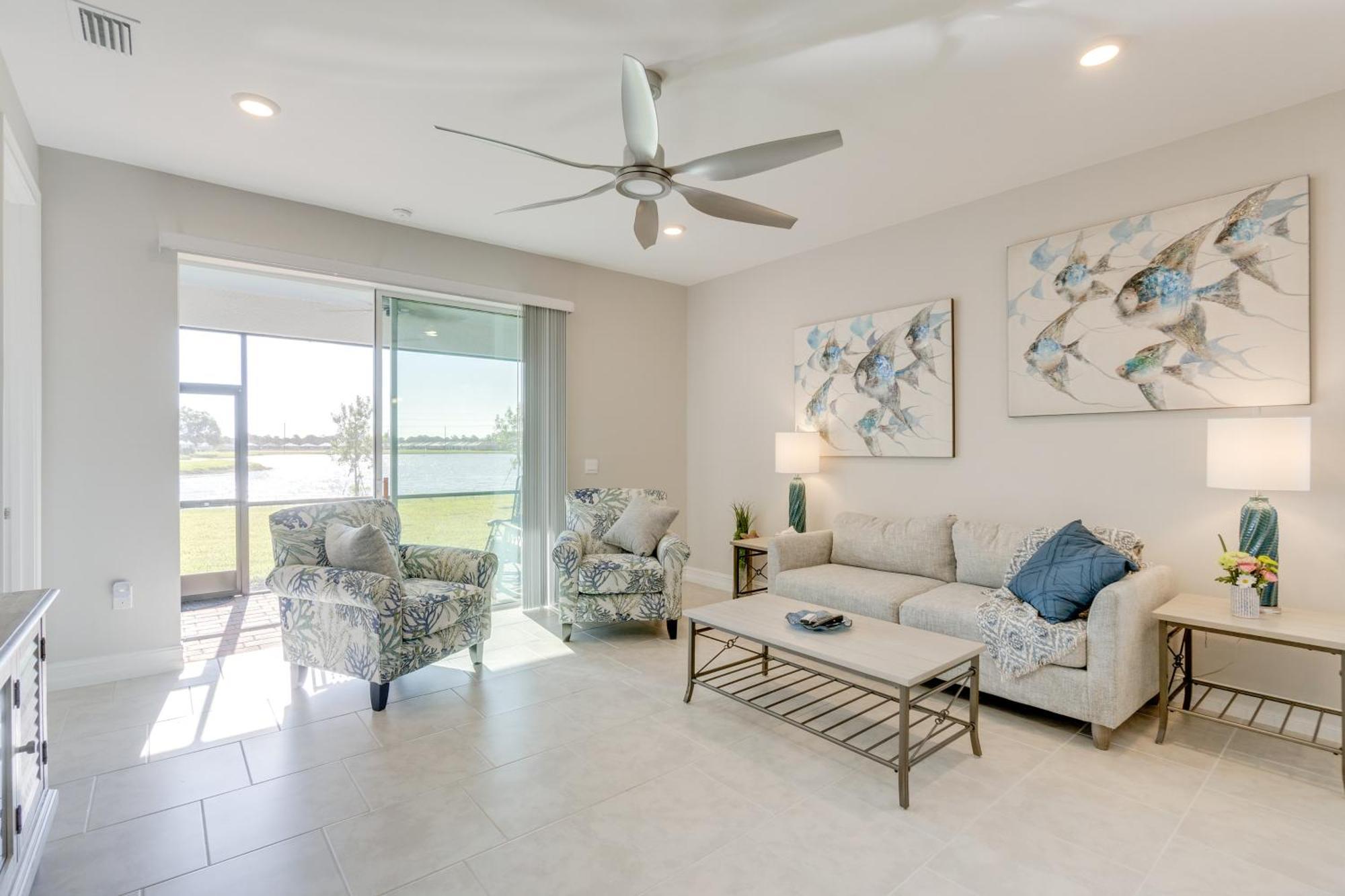 Coastal With Patio And Amenities! Venice