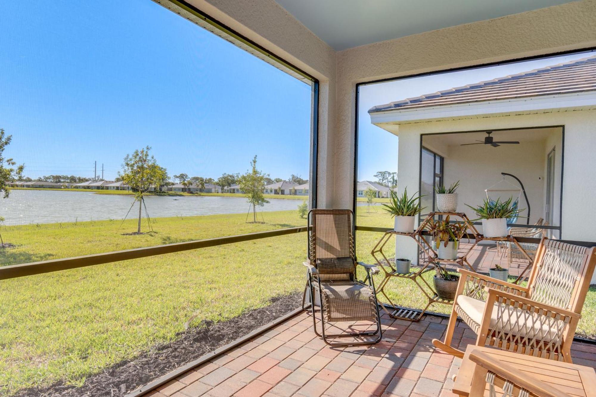 Coastal With Patio And Amenities! Venice