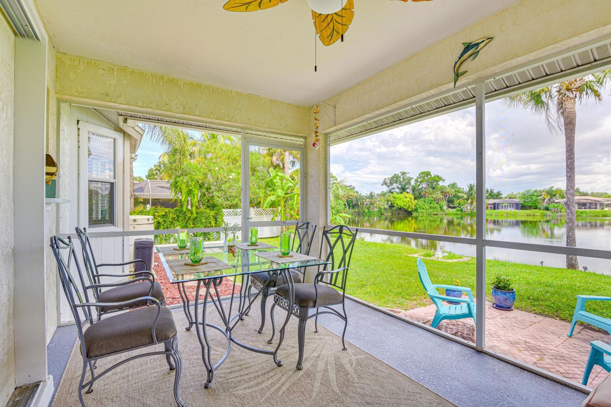Holiday home Lakefront 4 Mi To Manasota Key Beach!