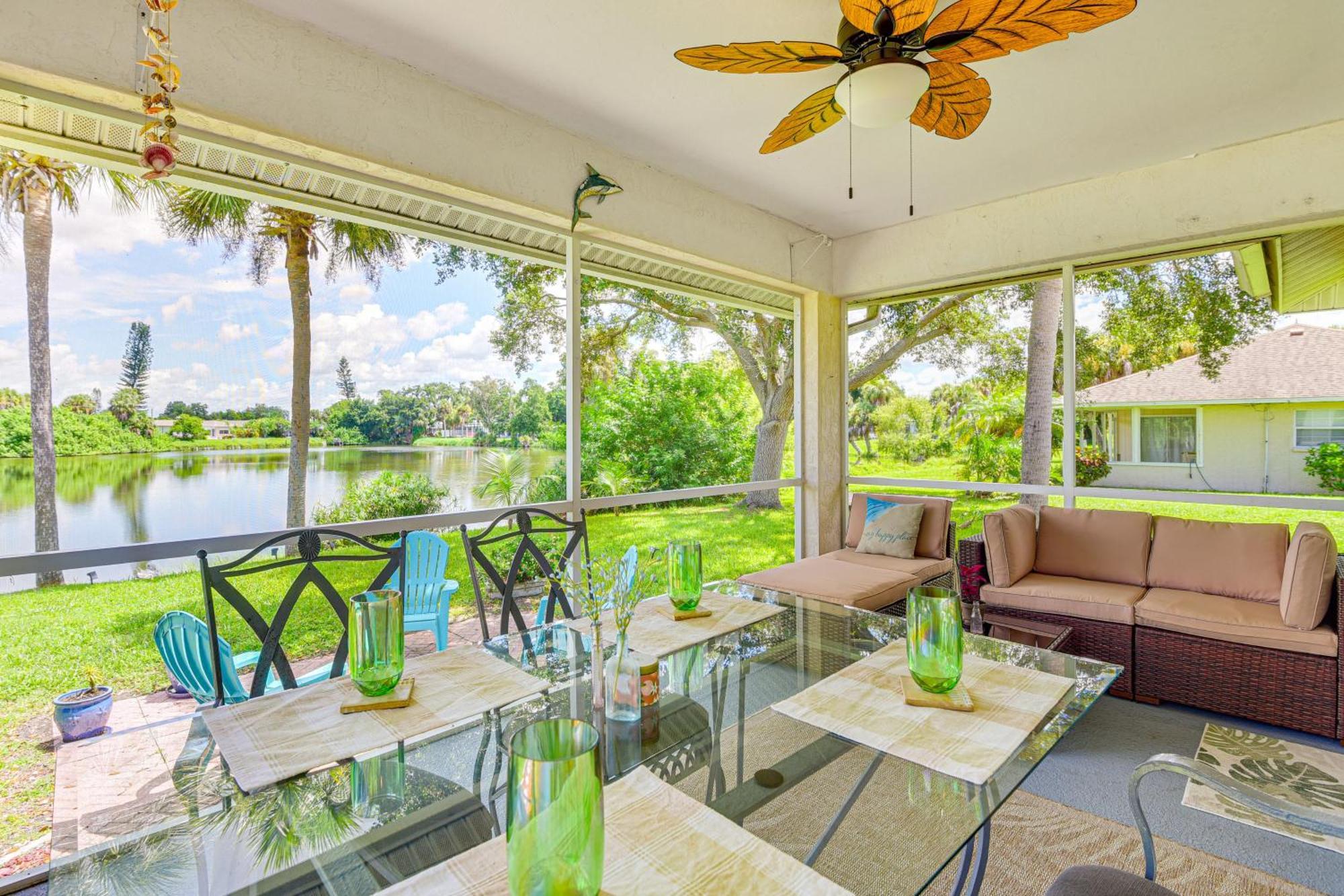 Lakefront 4 Mi To Manasota Key Beach!