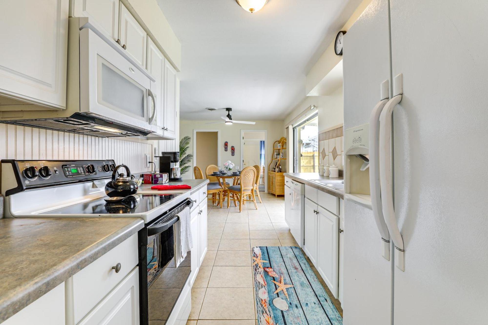Ferienhaus With Fenced Yard 4 Mi To Beach! *