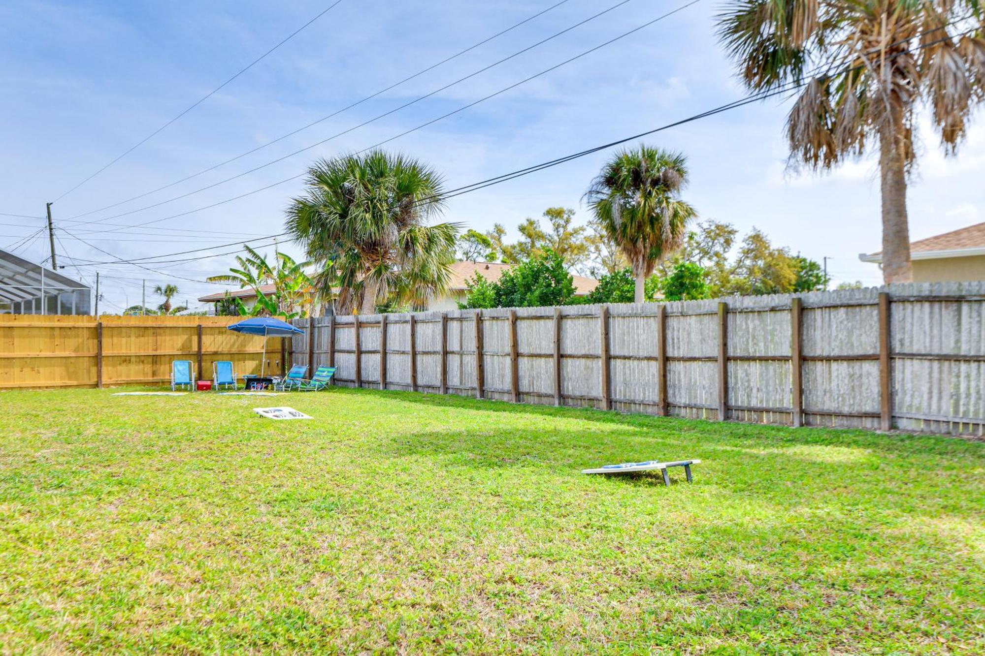 With Fenced Yard 4 Mi To Beach!