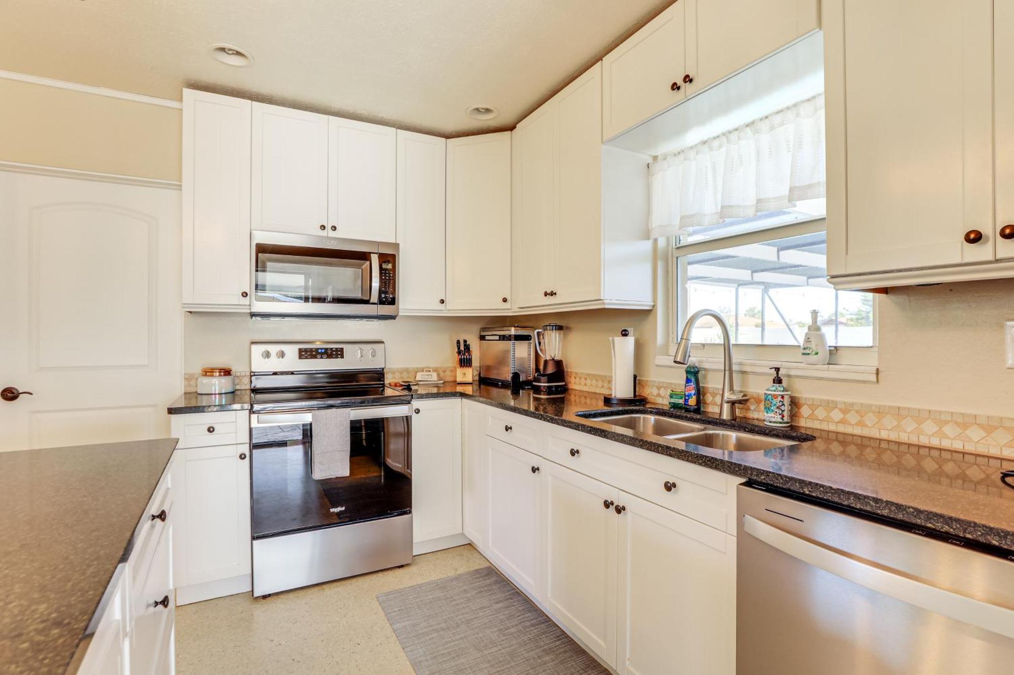 4 Mi To Historic Dtwn With Heated Pool! Ferienhaus Venice
