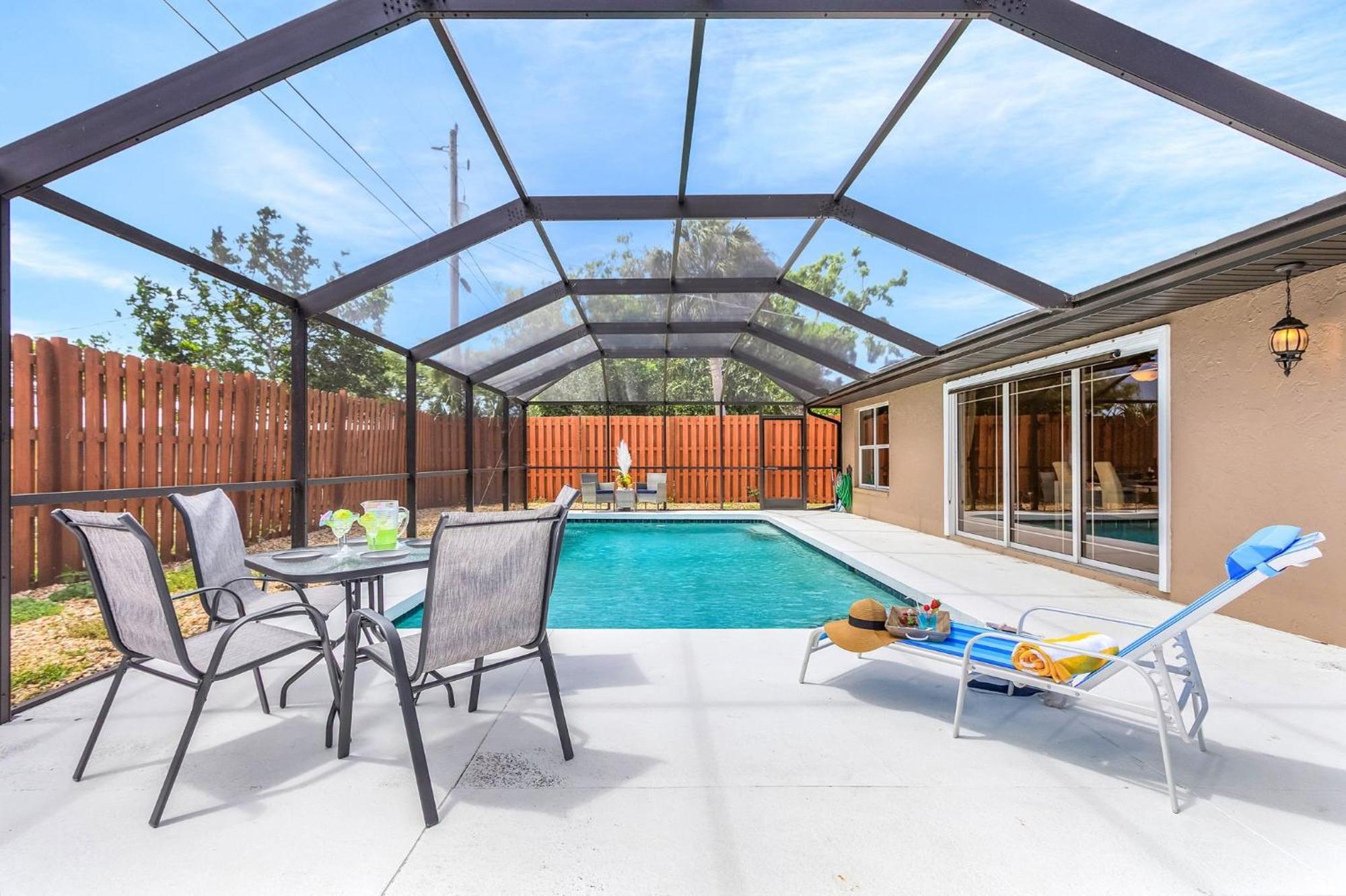 Ferienhaus Saltwater Pool, Pet Friendly, Grill And Picnic Table - A Time For Paws - Roelens Vacations *