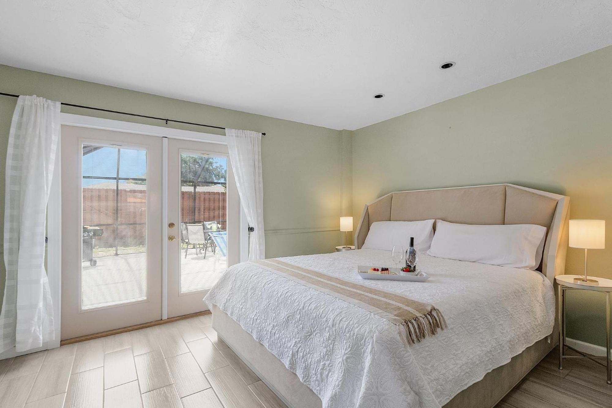 Saltwater Pool, Pet Friendly, Grill And Picnic Table - A Time For Paws - Roelens Vacations Ferienhaus *
