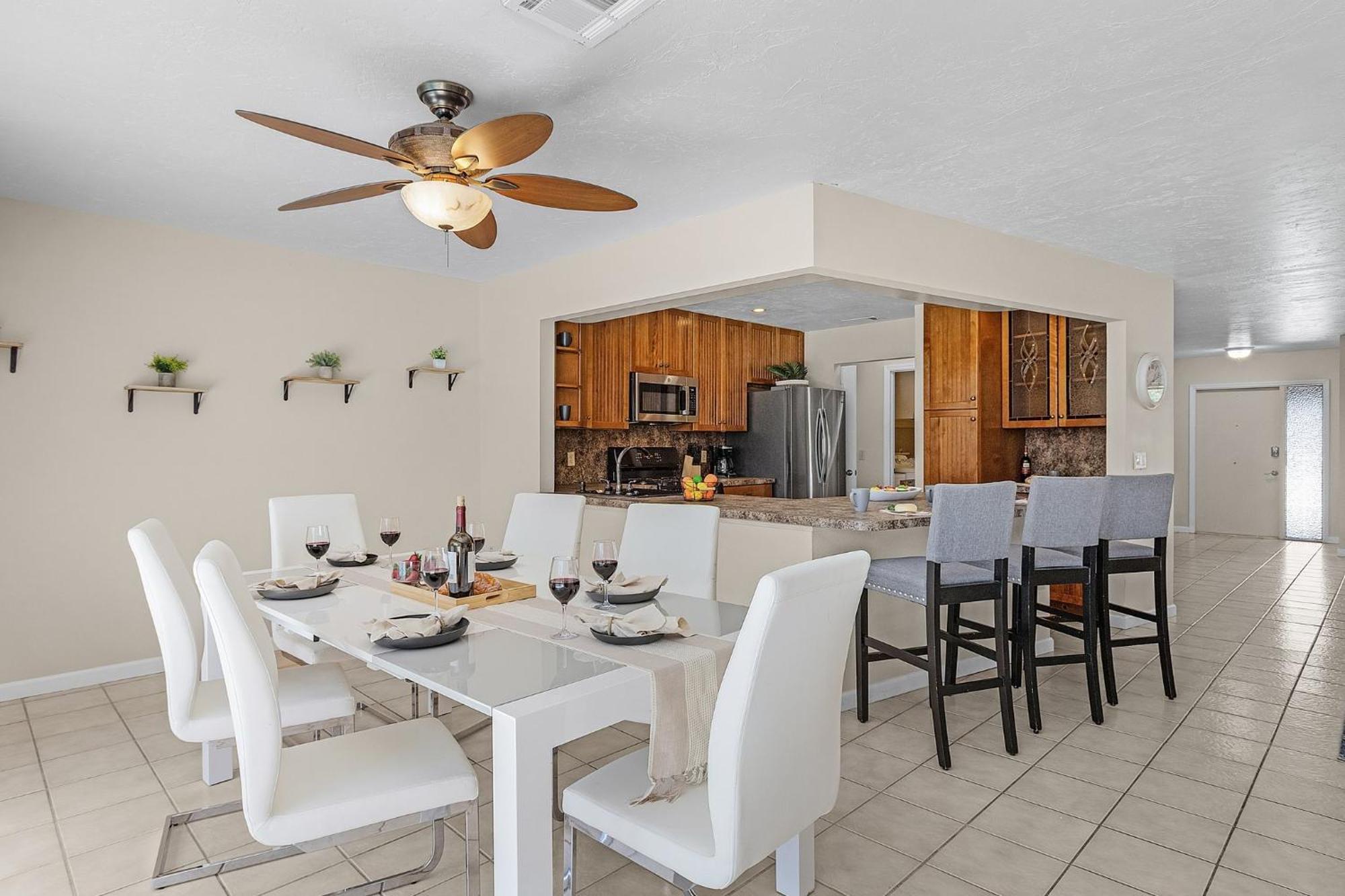 Saltwater Pool, Pet Friendly, Grill And Picnic Table - A Time For Paws - Roelens Vacations Ferienhaus Venice