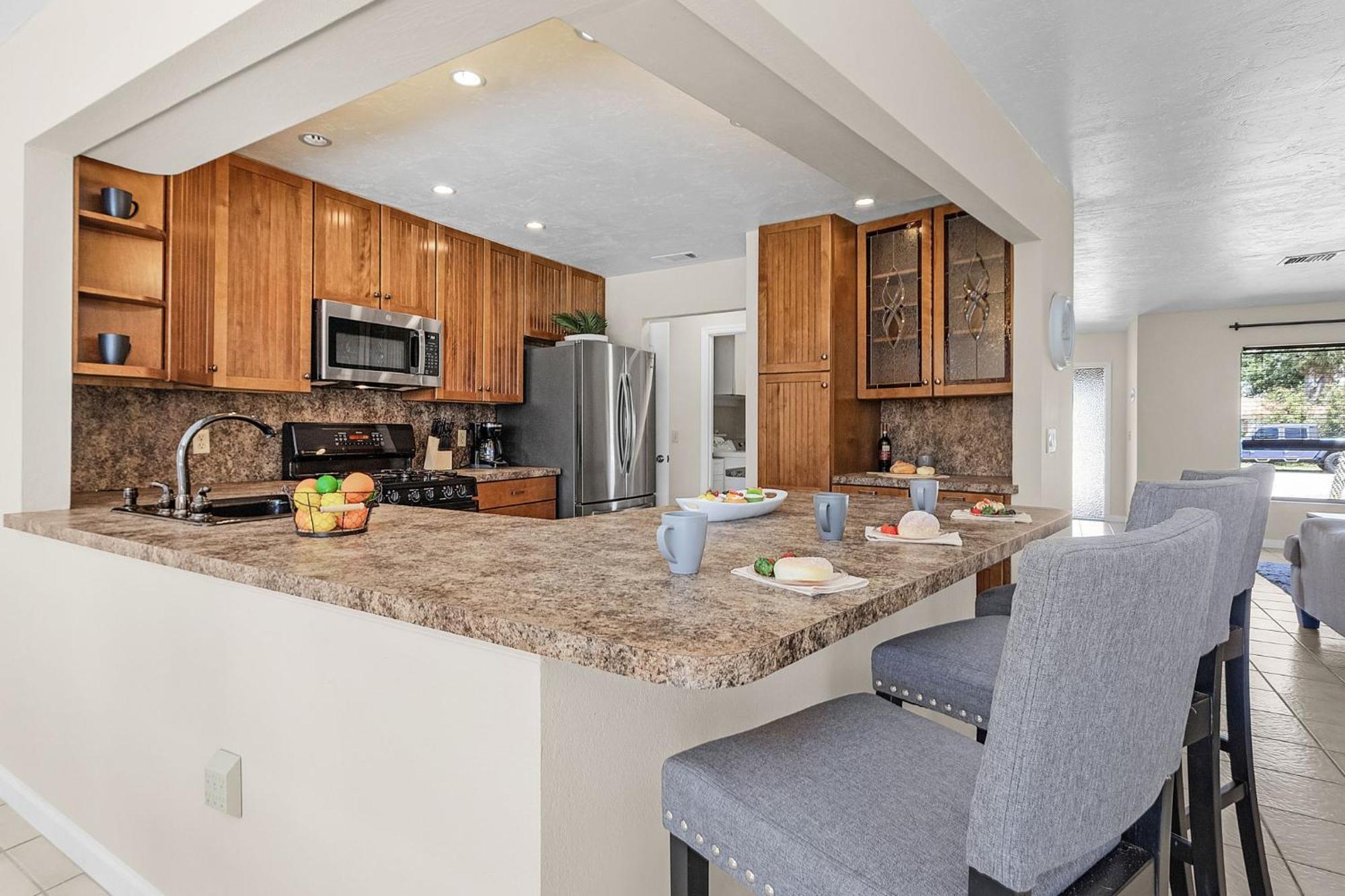 Saltwater Pool, Pet Friendly, Grill And Picnic Table - A Time For Paws - Roelens Vacations