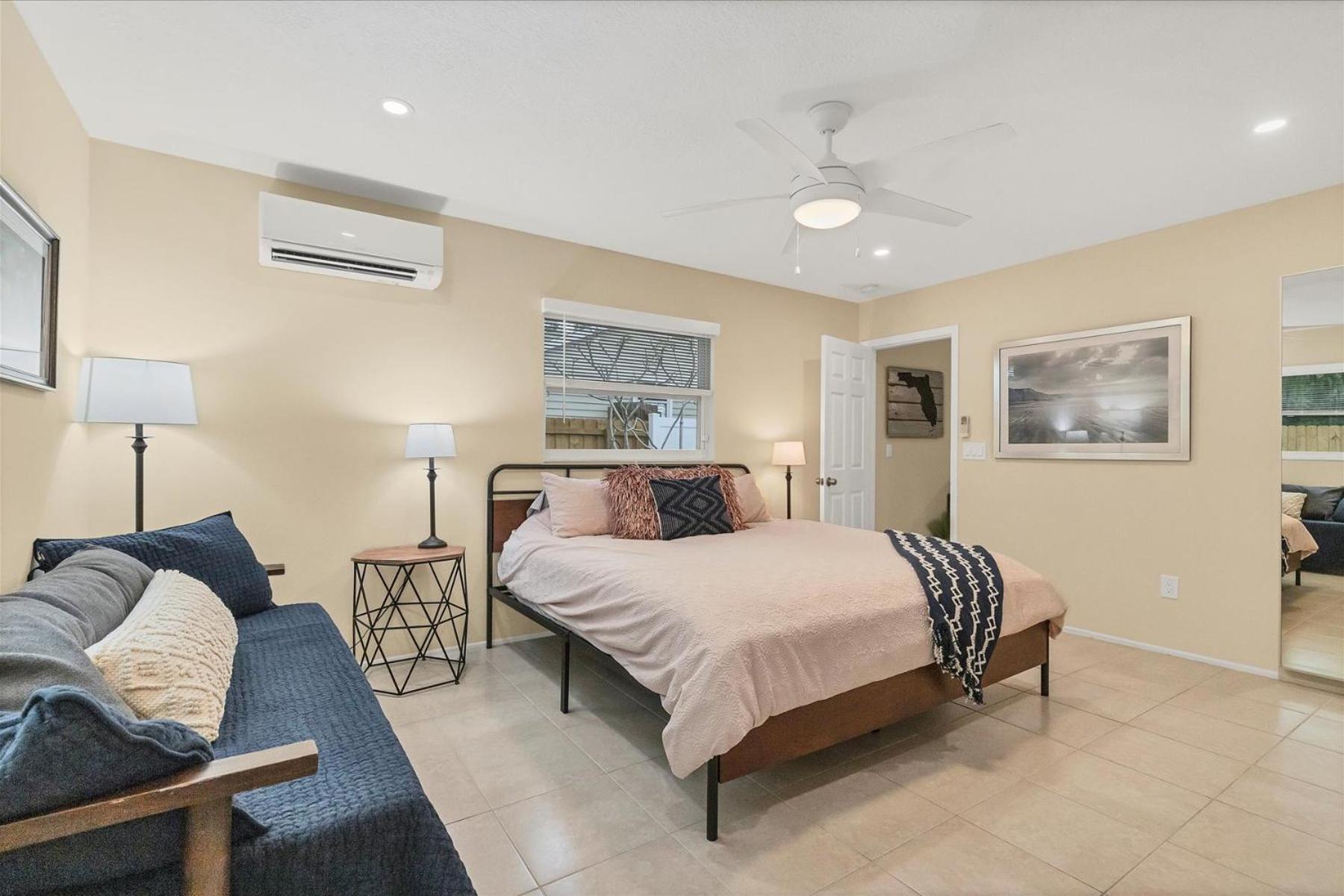Adventure Retreat Near Beaches & Bike Path Ferienhaus *