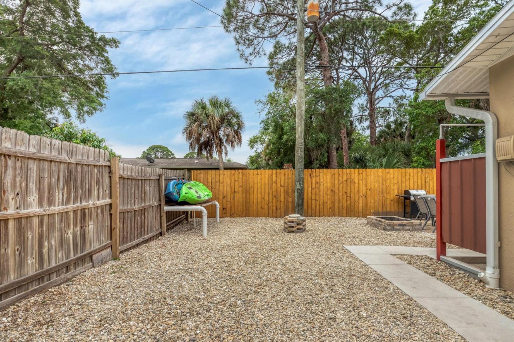 Adventure Retreat Near Beaches & Bike Path