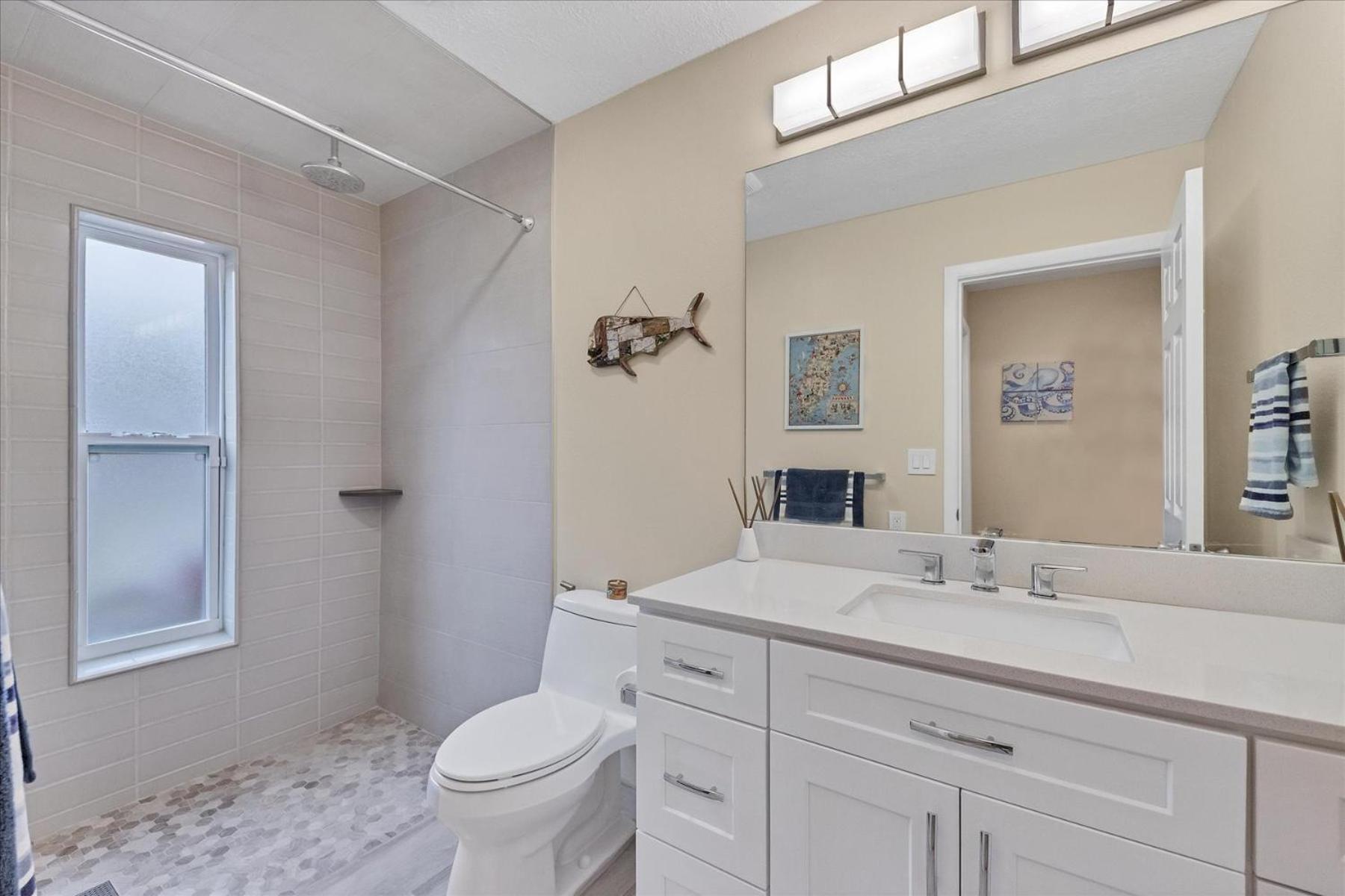 Adventure Retreat Near Beaches & Bike Path *