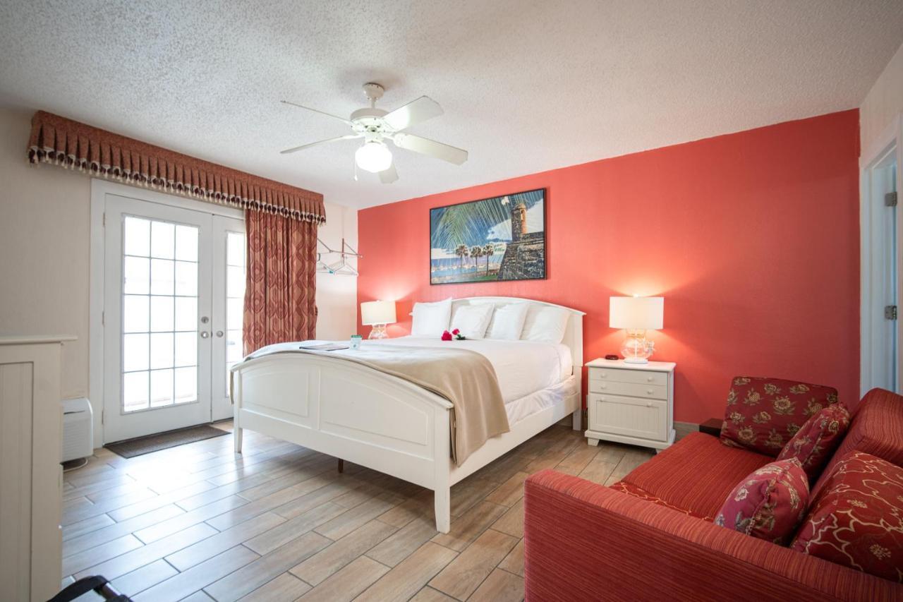 Island Sun & - Venice, Florida Historic Downtown & Getaway Motel 2*