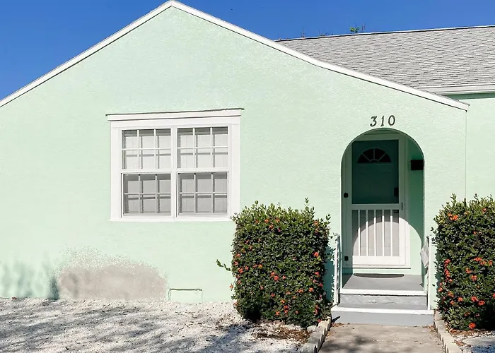 Vintage Venice Duplex - B