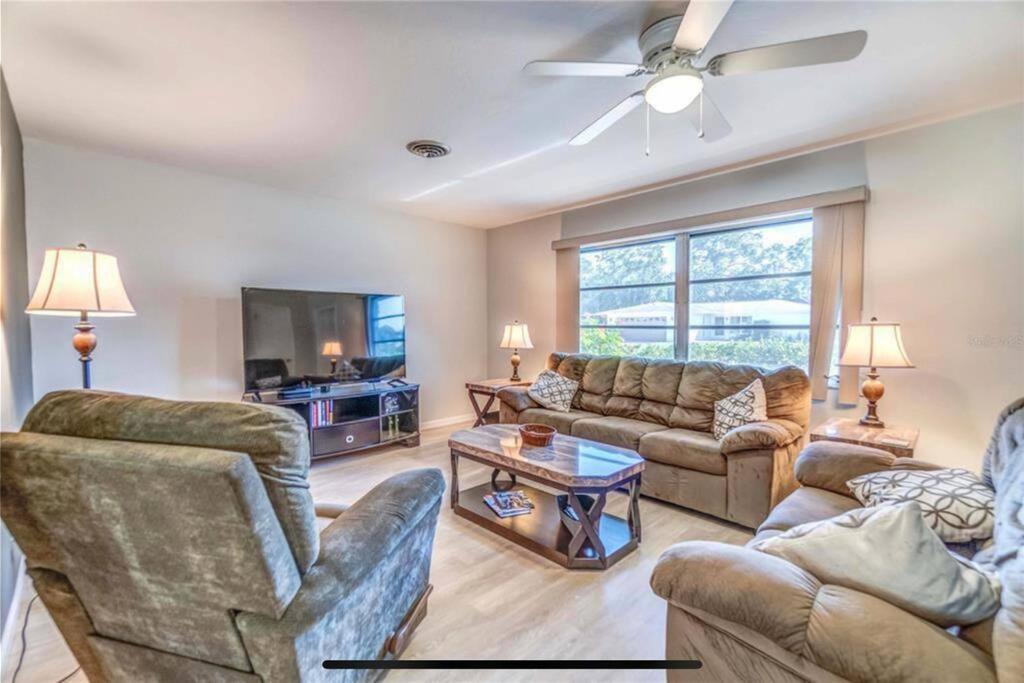 Holiday home Pet Friendly 3-bedroom House, Minutes From