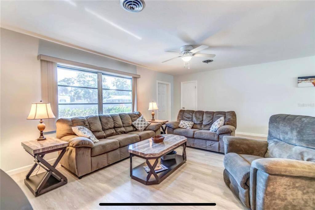 Pet Friendly 3-bedroom House, Minutes From