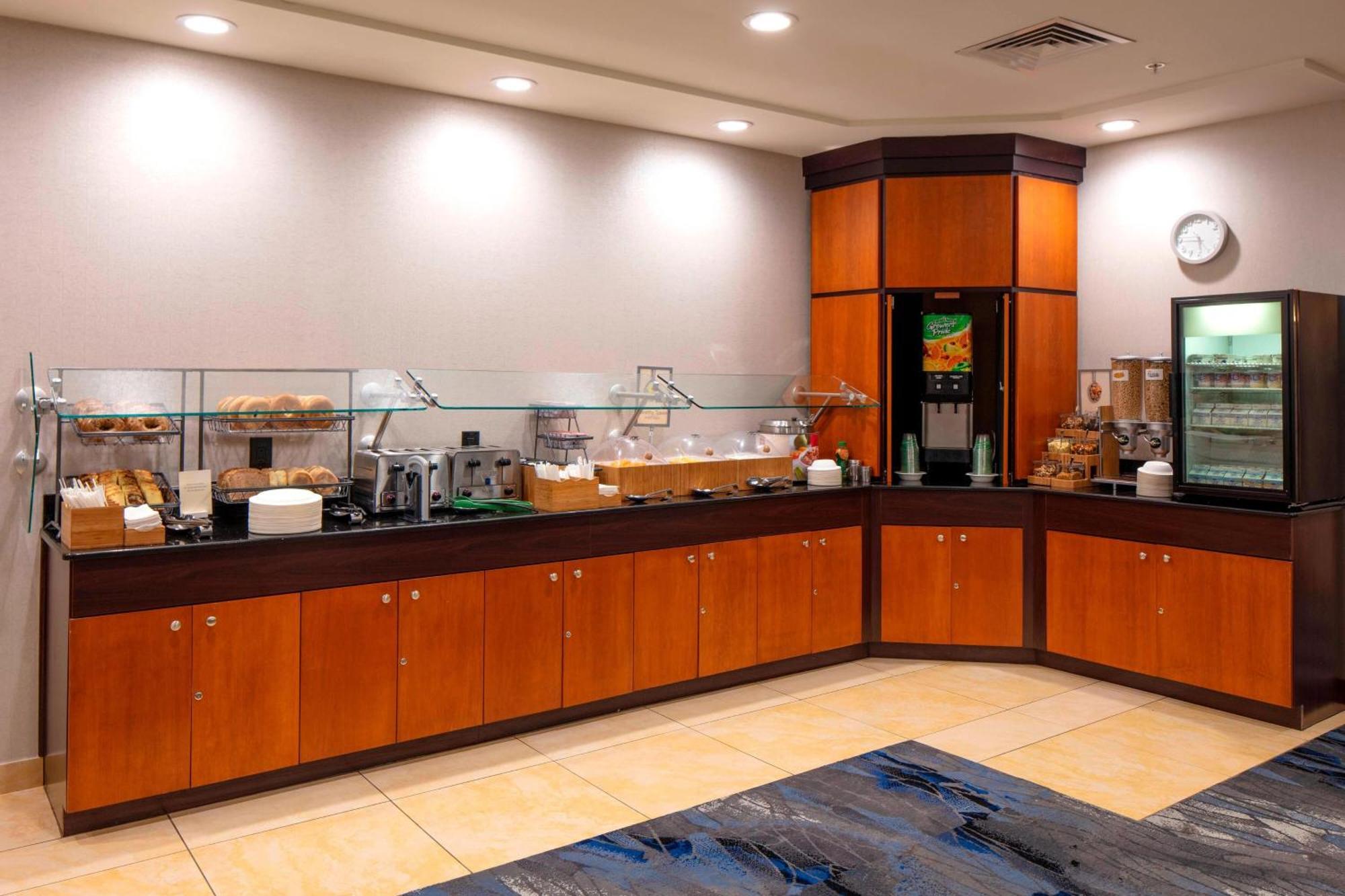 Fairfield & By Marriott Venice Venice Gardens