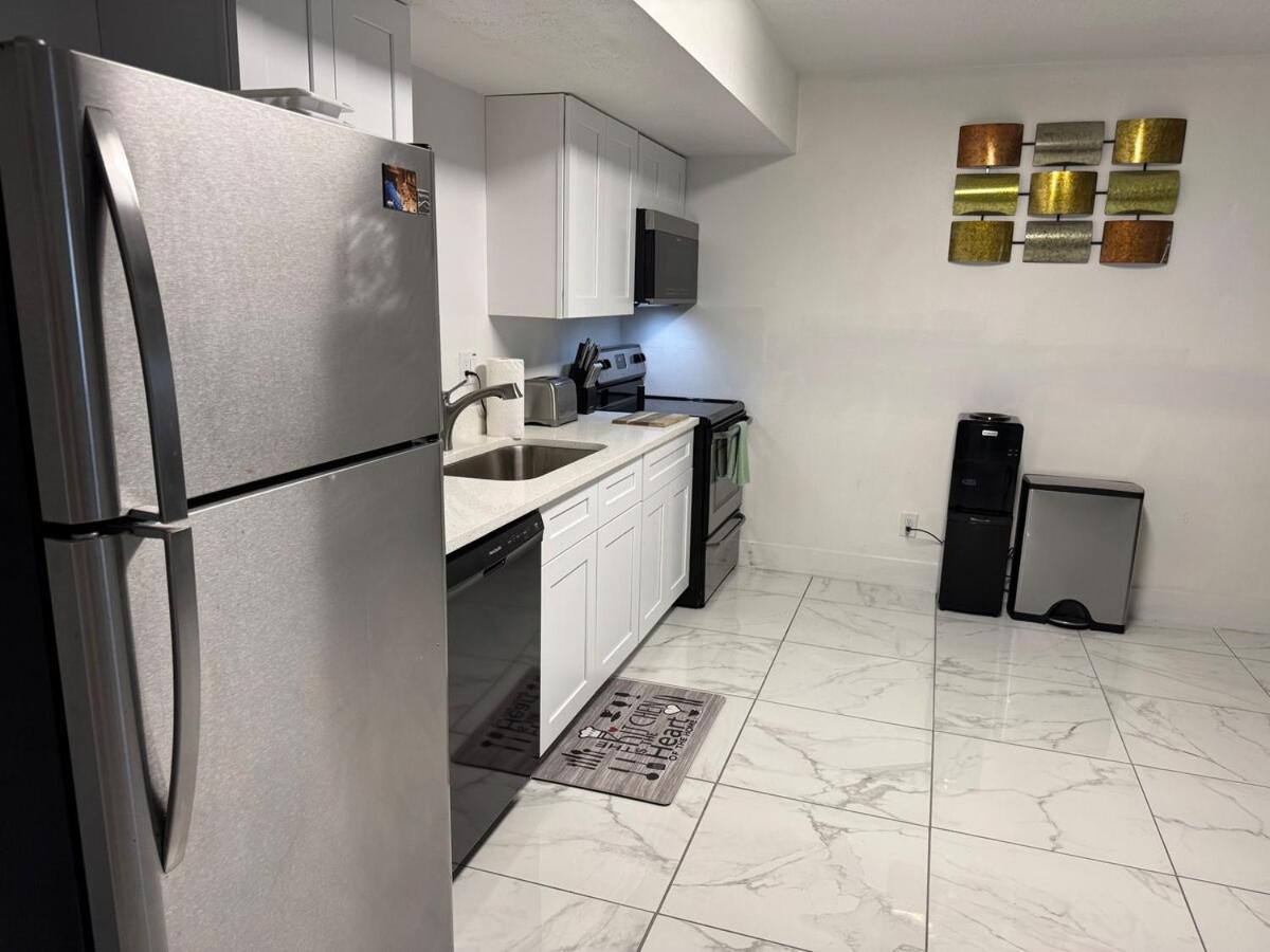 Huge In-law Oasis- Private Entrance Appartamento *