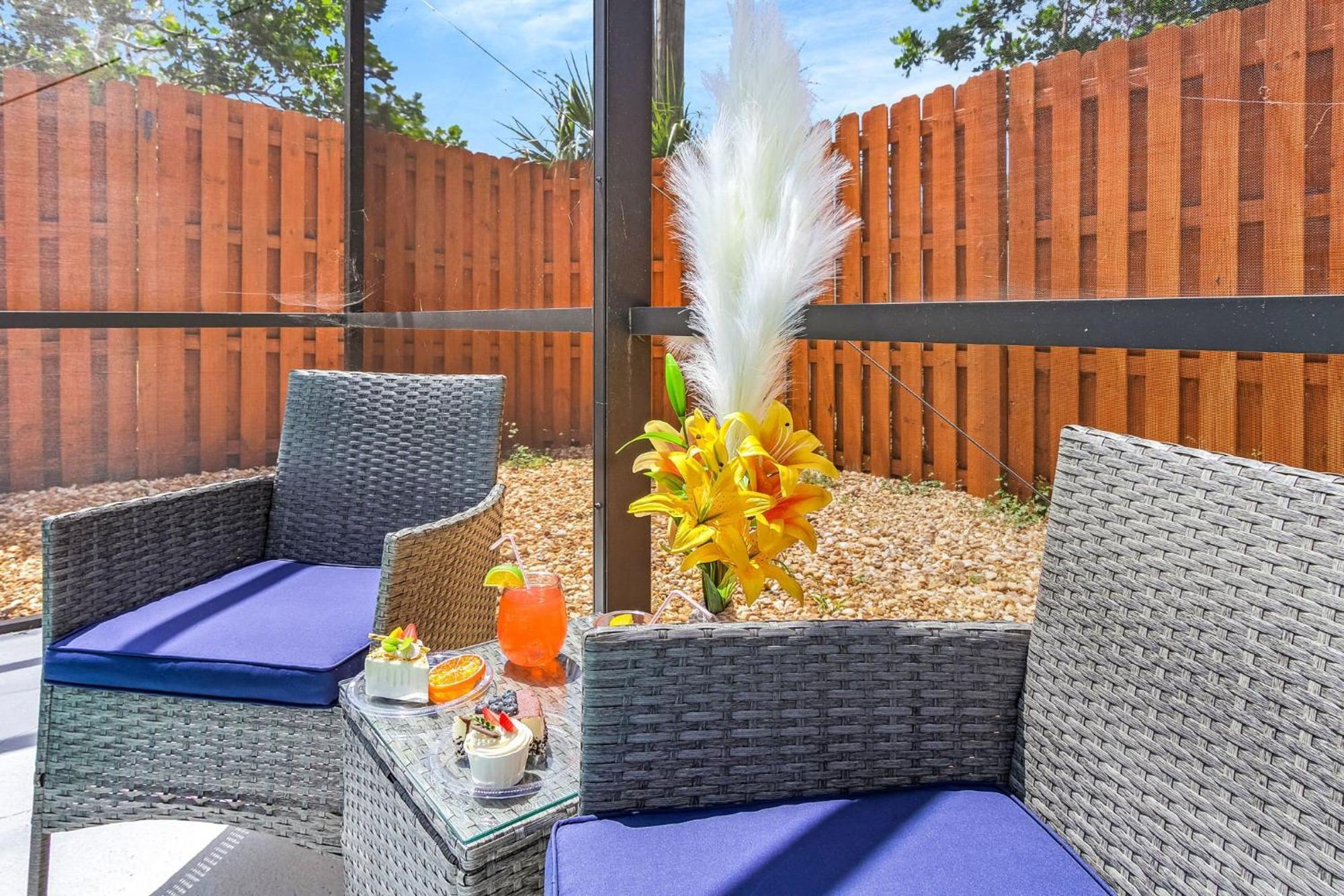 Saltwater Pool, Pet Friendly, Grill And Picnic Table - A Time For Paws - Roelens Vacations