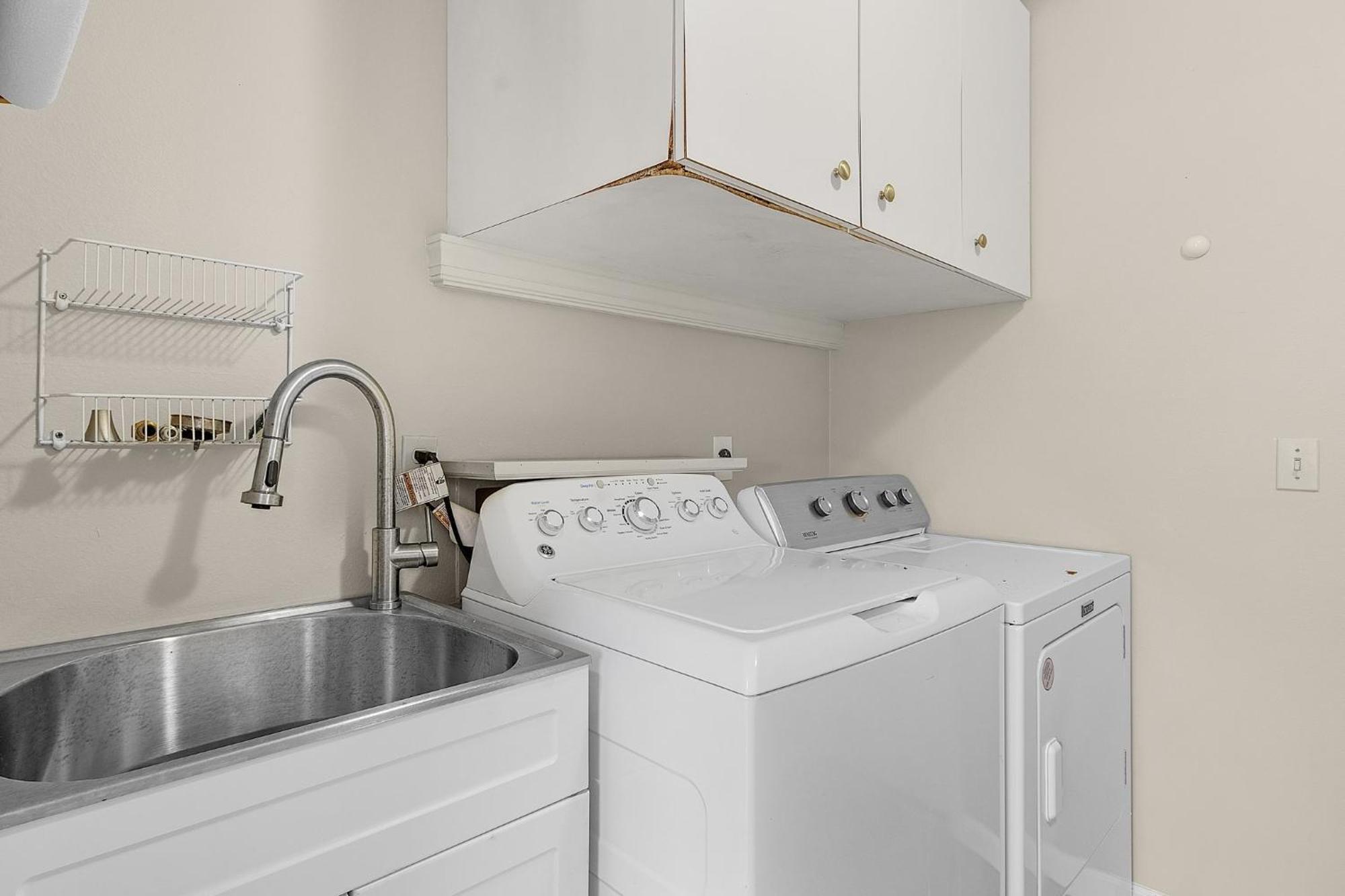 Saltwater Pool, Pet Friendly, Grill And Picnic Table - A Time For Paws - Roelens Vacations Holiday home Venice