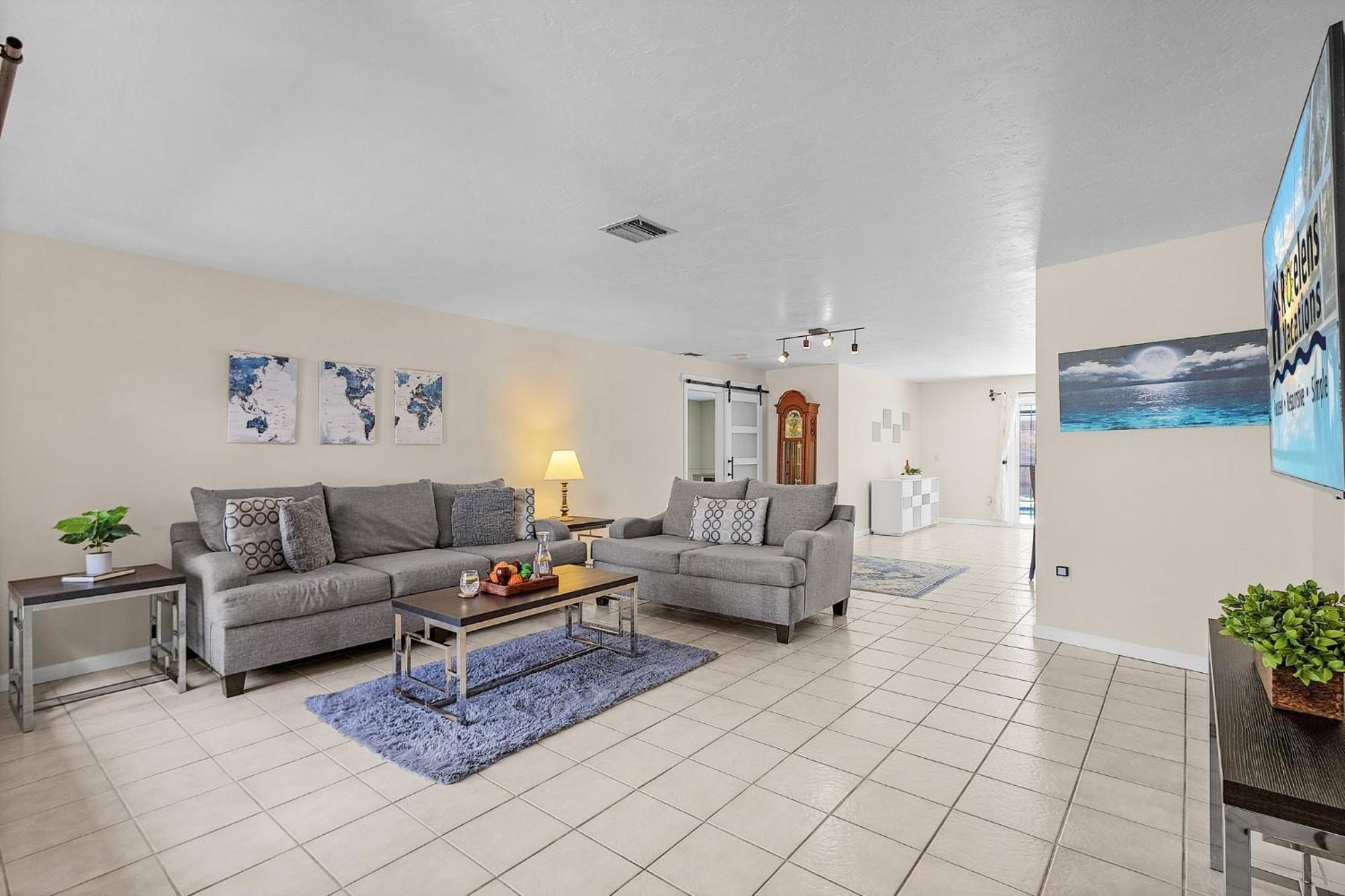 Saltwater Pool, Pet Friendly, Grill And Picnic Table - A Time For Paws - Roelens Vacations Holiday home *