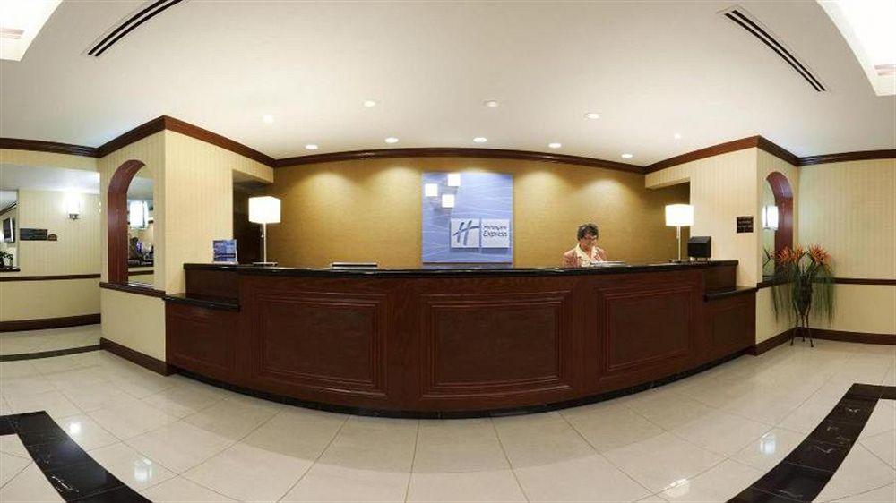Express Venice By Ihg Hotel Venice Gardens