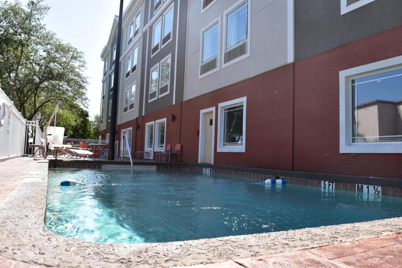 Express Venice By Ihg Hotel Venice Gardens